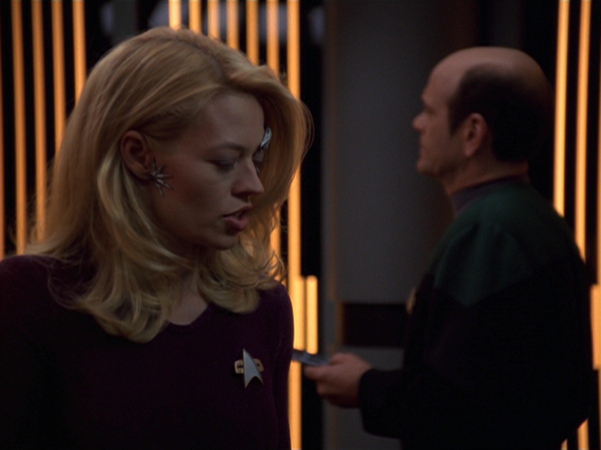 extant_StarTrek_VOY_7x18-HumanError_2983.jpg