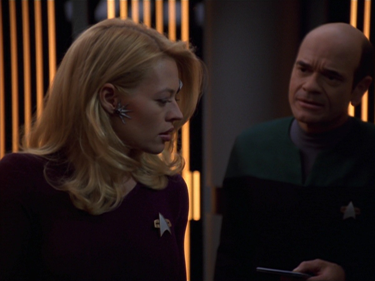 extant_StarTrek_VOY_7x18-HumanError_2988.jpg