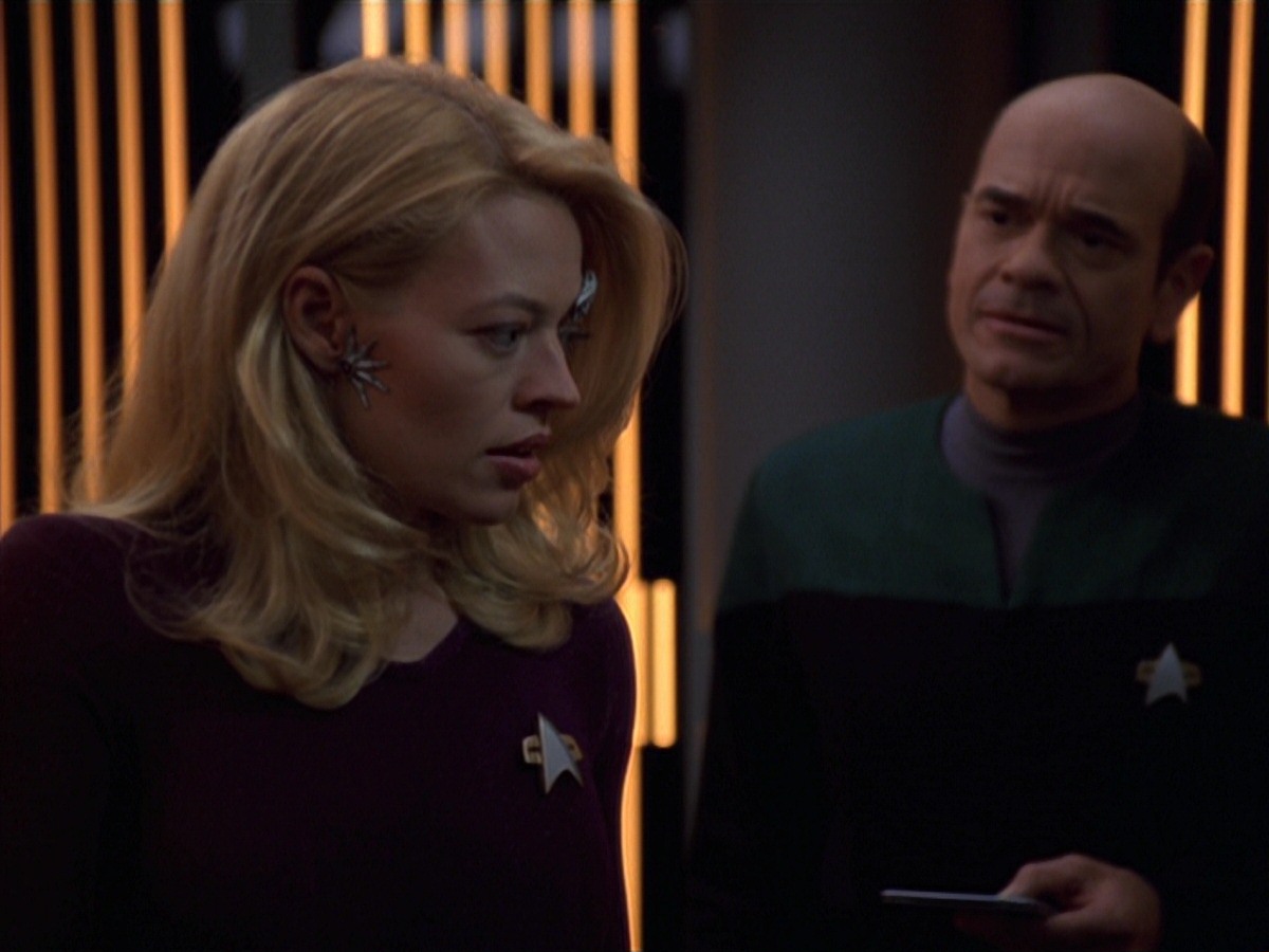 extant_StarTrek_VOY_7x18-HumanError_2990.jpg