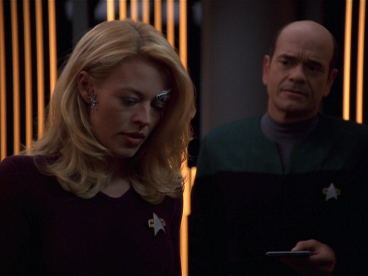 extant_StarTrek_VOY_7x18-HumanError_3016.jpg