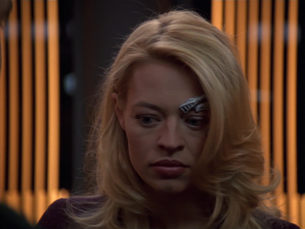 extant_StarTrek_VOY_7x18-HumanError_3086.jpg