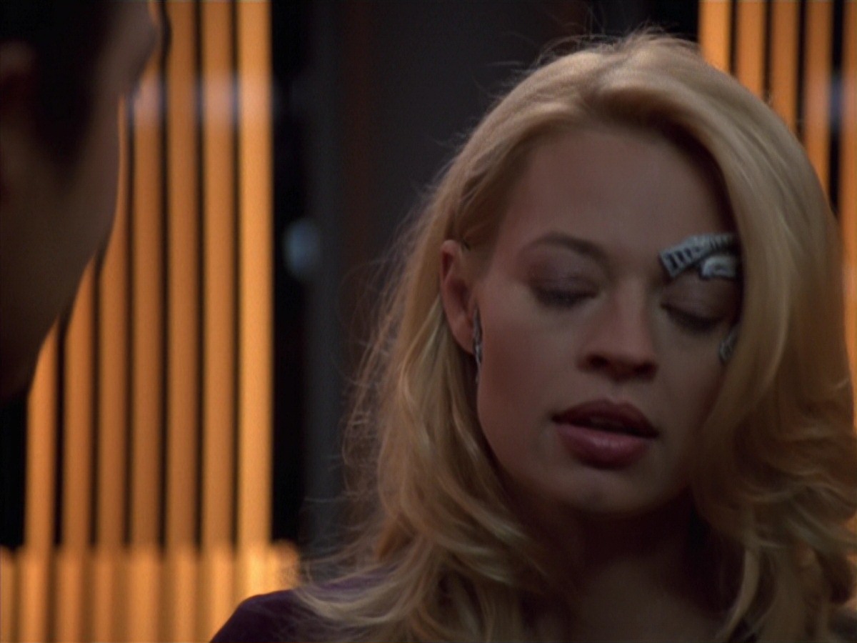 extant_StarTrek_VOY_7x18-HumanError_3096.jpg