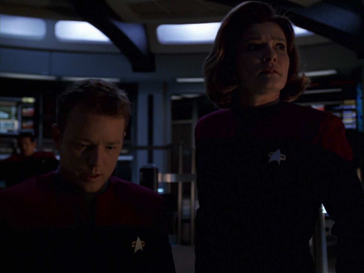 extant_StarTrek_VOY_7x18-HumanError_3201.jpg