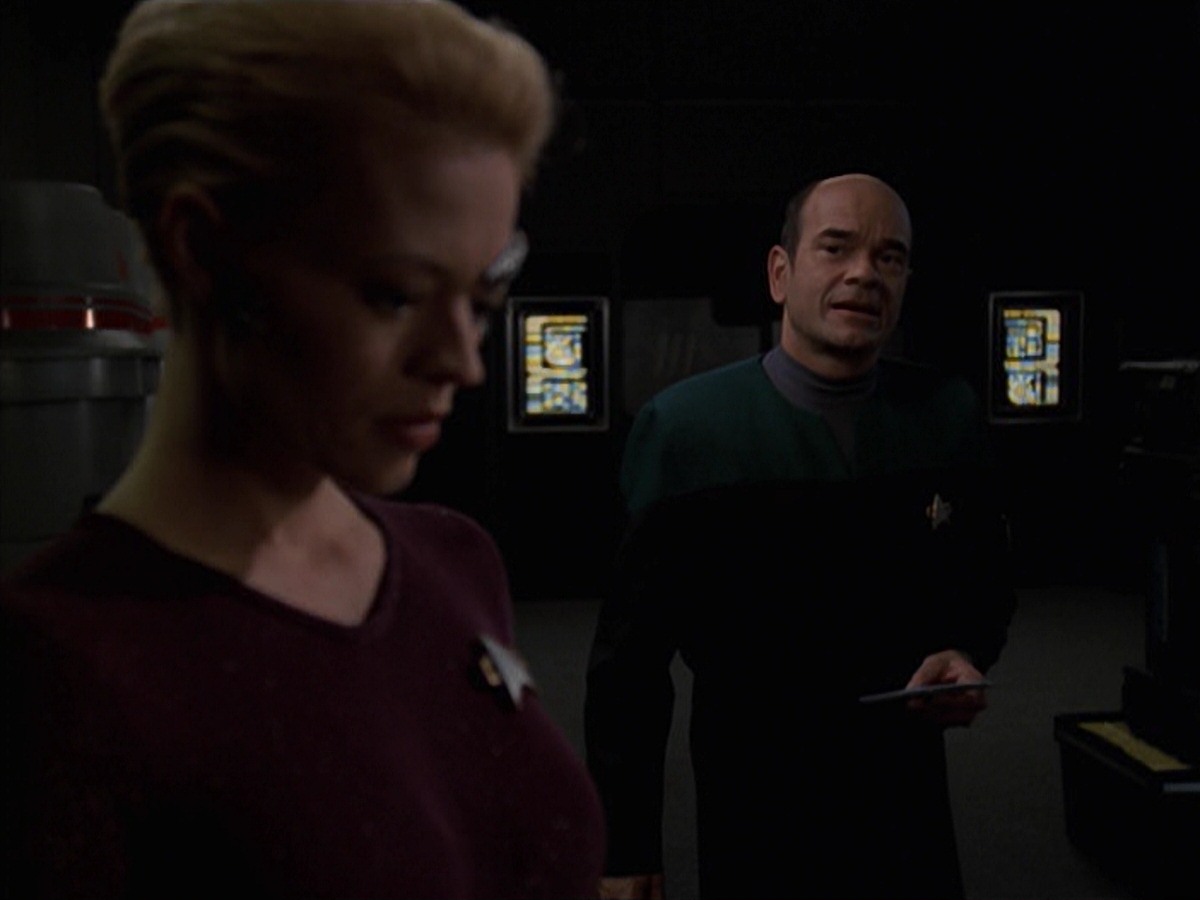 extant_StarTrek_VOY_7x18-HumanError_3396.jpg