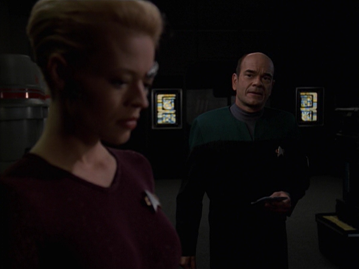 extant_StarTrek_VOY_7x18-HumanError_3397.jpg