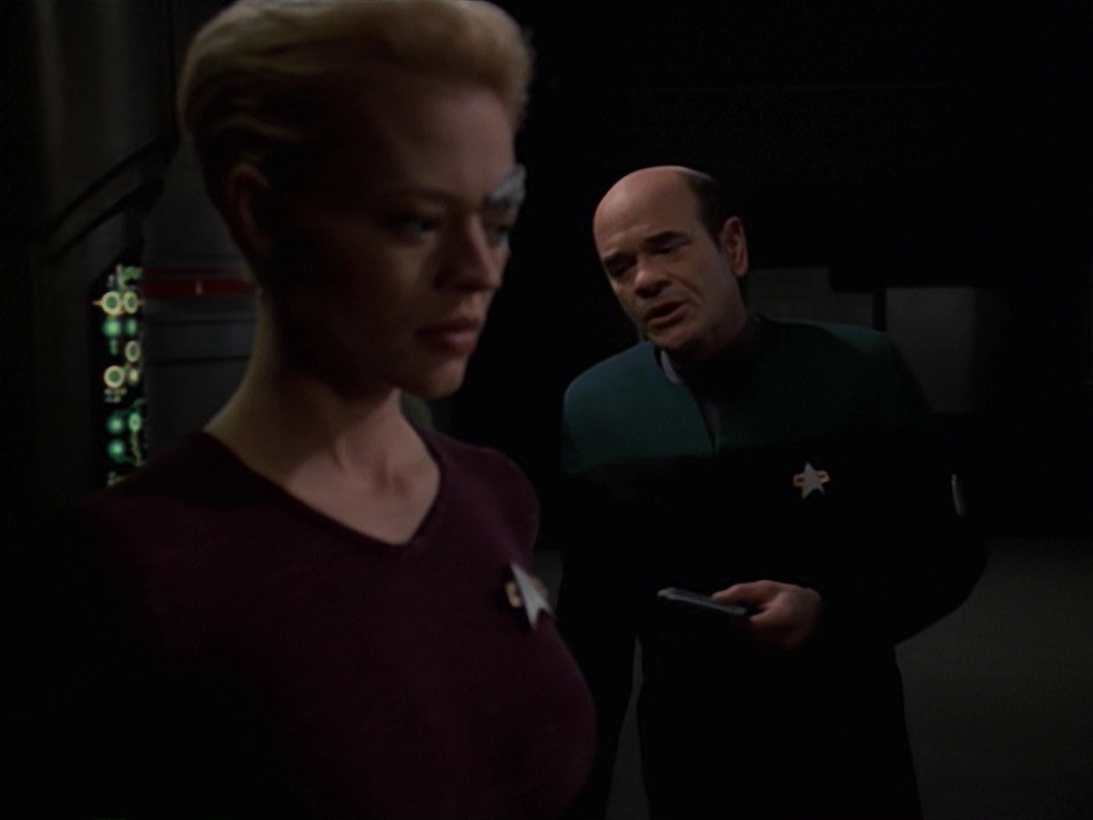 extant_StarTrek_VOY_7x18-HumanError_3408.jpg