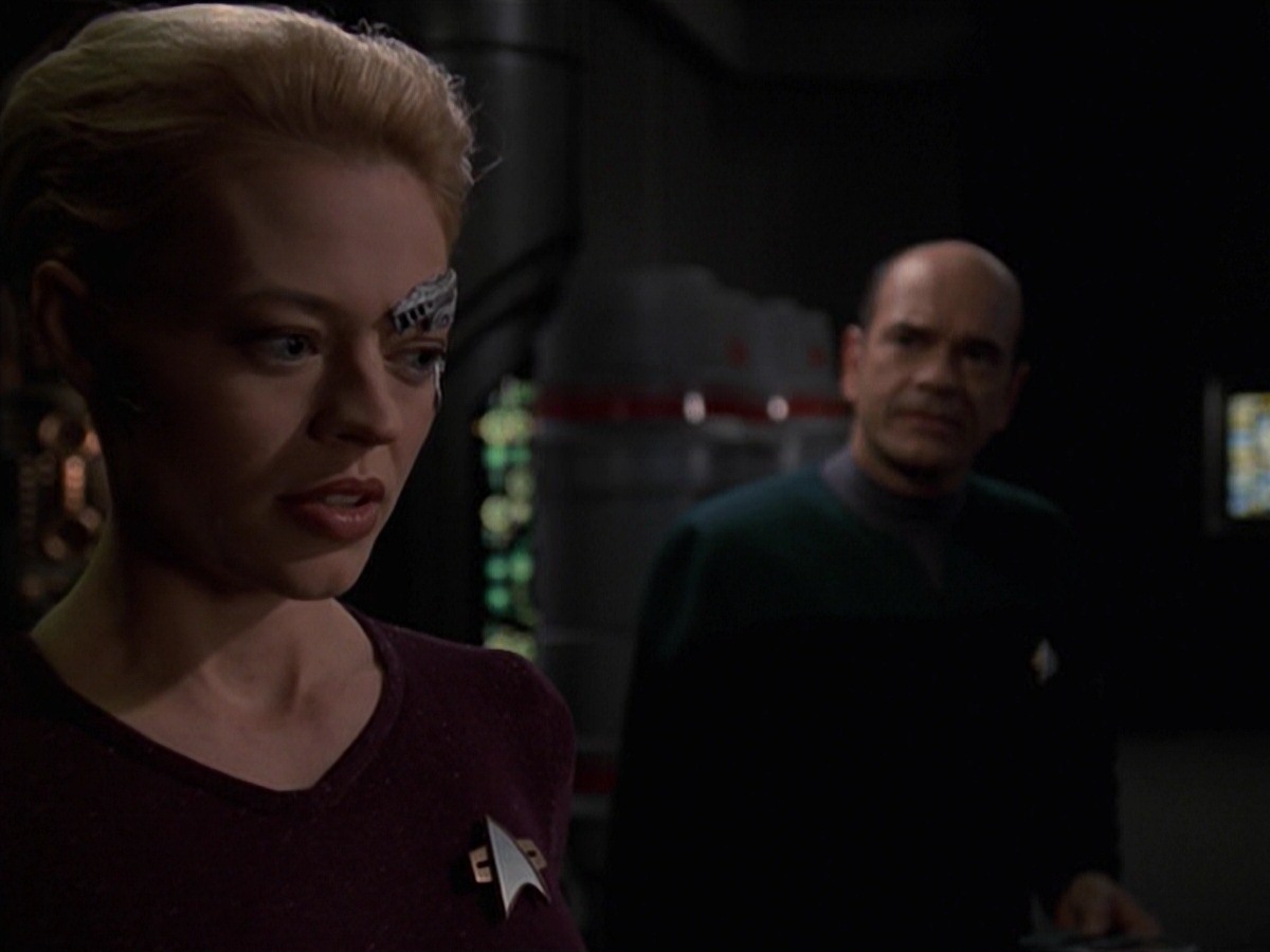 extant_StarTrek_VOY_7x18-HumanError_3507.jpg