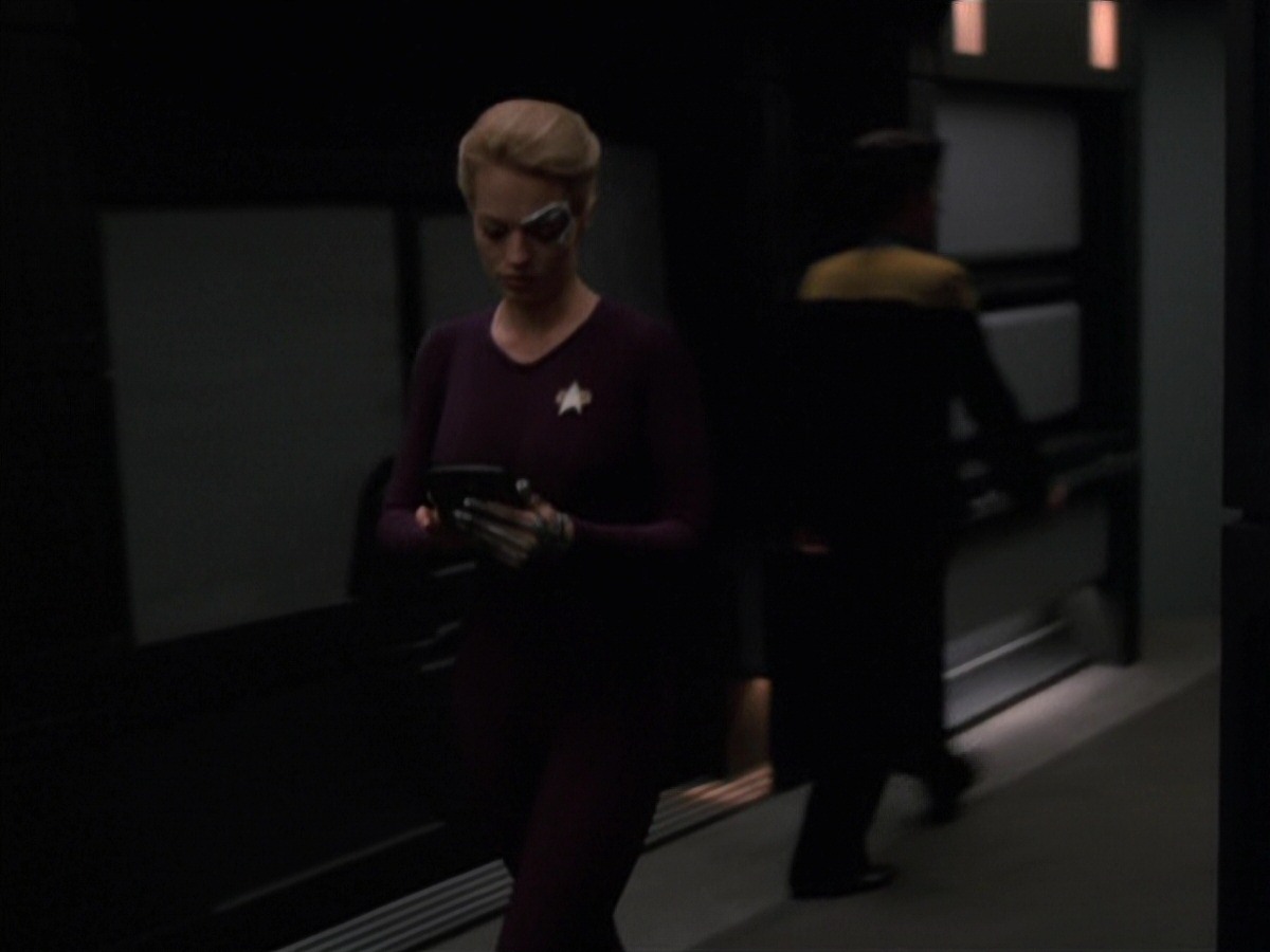 extant_StarTrek_VOY_7x18-HumanError_3563.jpg