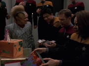 extant_StarTrek_VOY_7x18-HumanError_0266.jpg