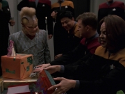 extant_StarTrek_VOY_7x18-HumanError_0267.jpg