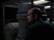 extant_StarTrek_VOY_7x18-HumanError_3431.jpg