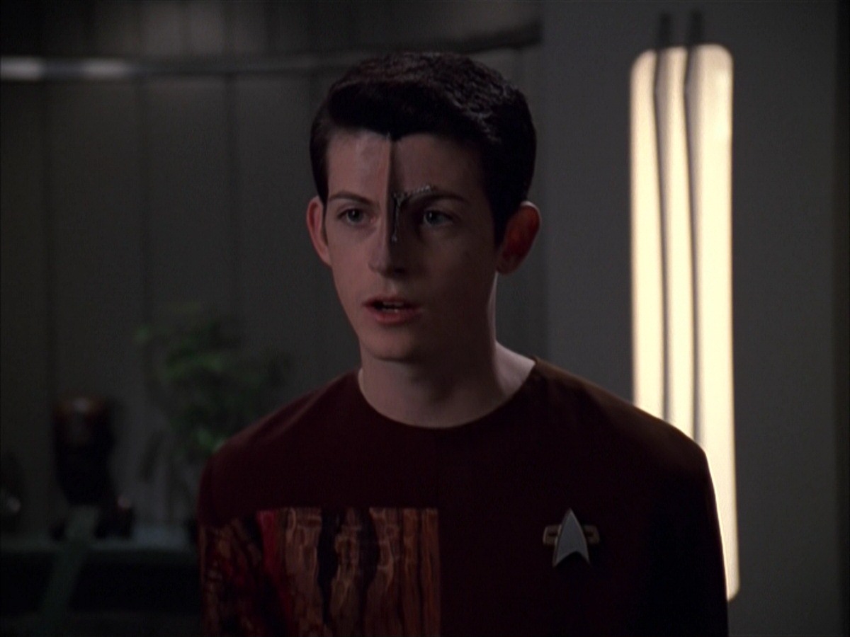extant_StarTrek_VOY_7x19-Q2_0007.jpg