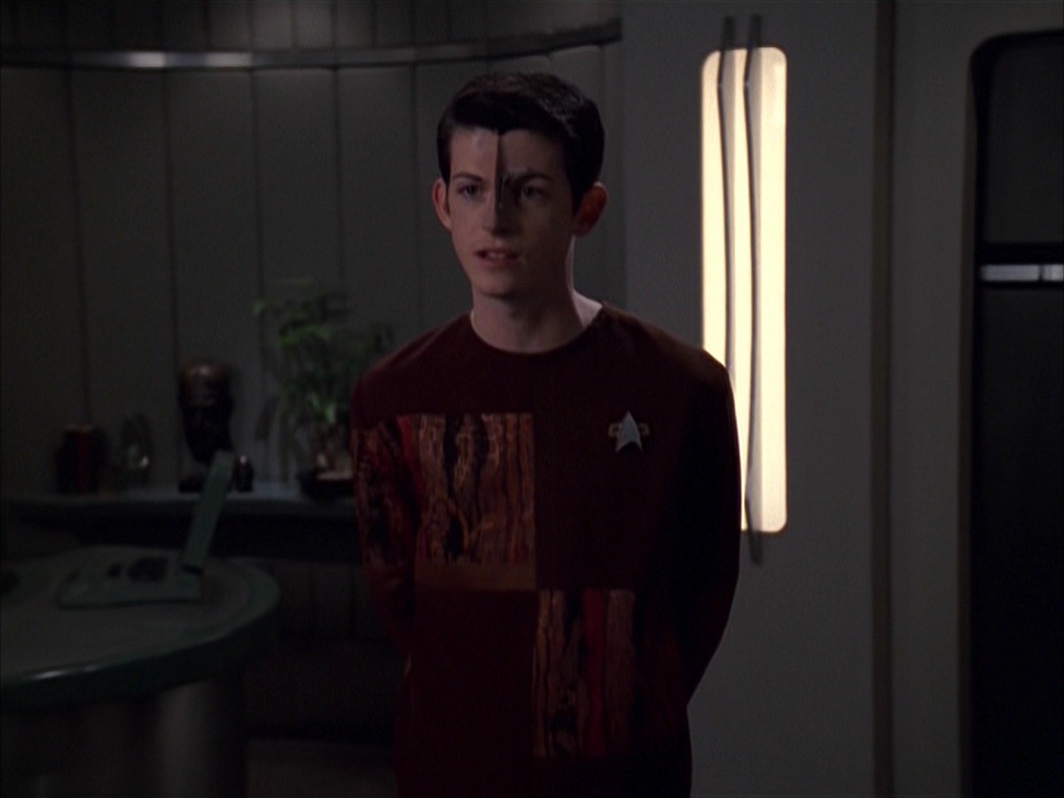 extant_StarTrek_VOY_7x19-Q2_0012.jpg