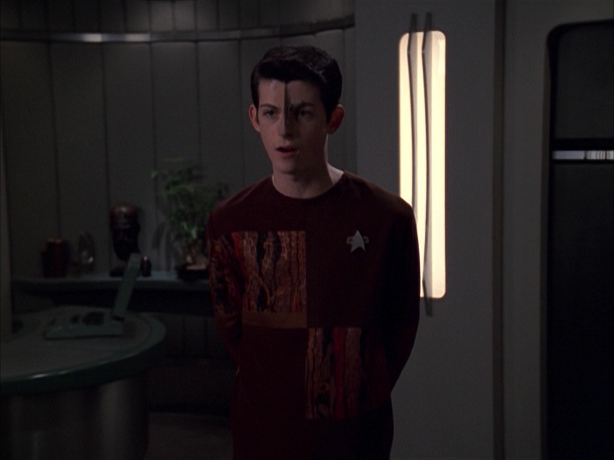 extant_StarTrek_VOY_7x19-Q2_0013.jpg