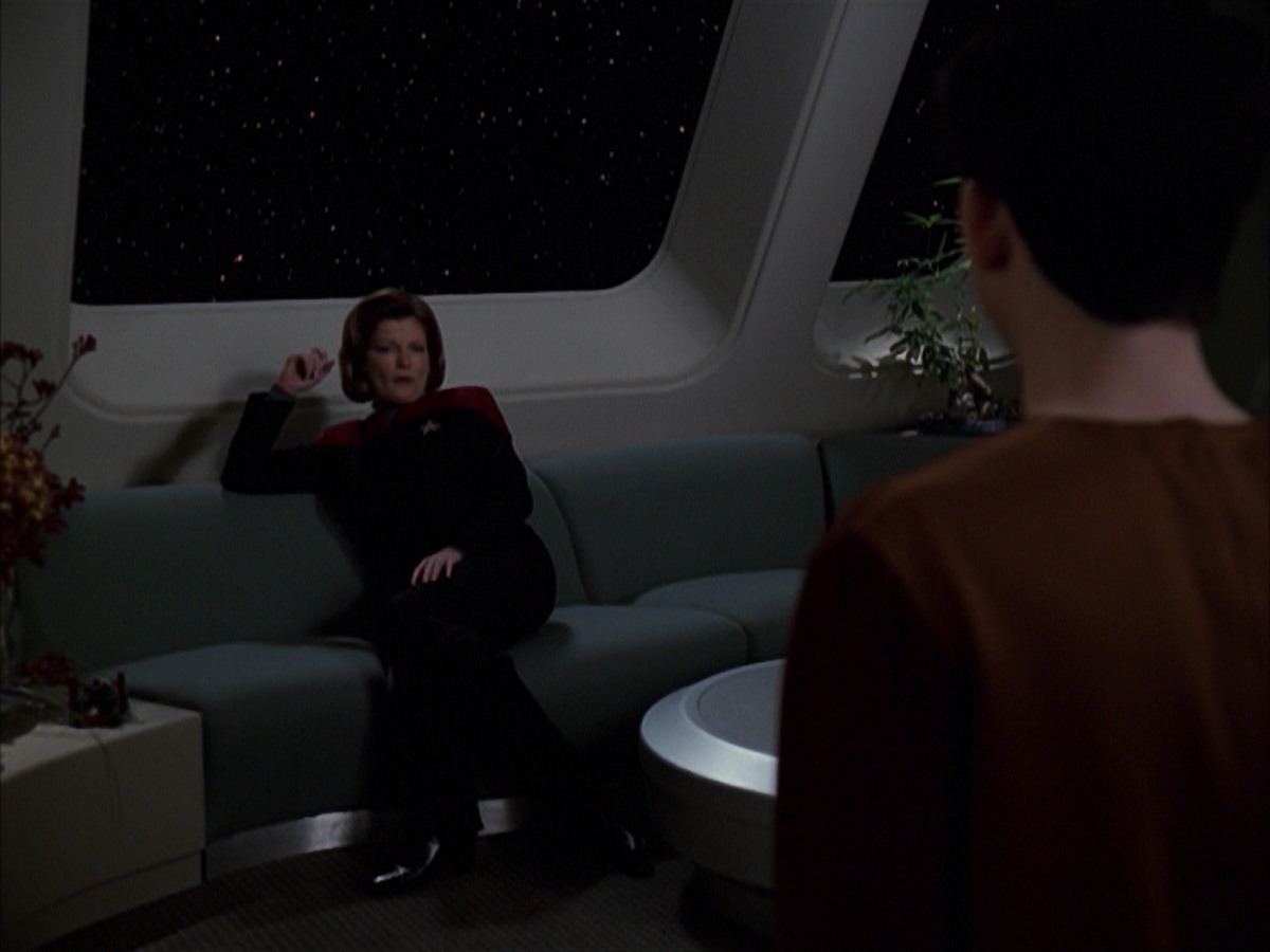 extant_StarTrek_VOY_7x19-Q2_0015.jpg