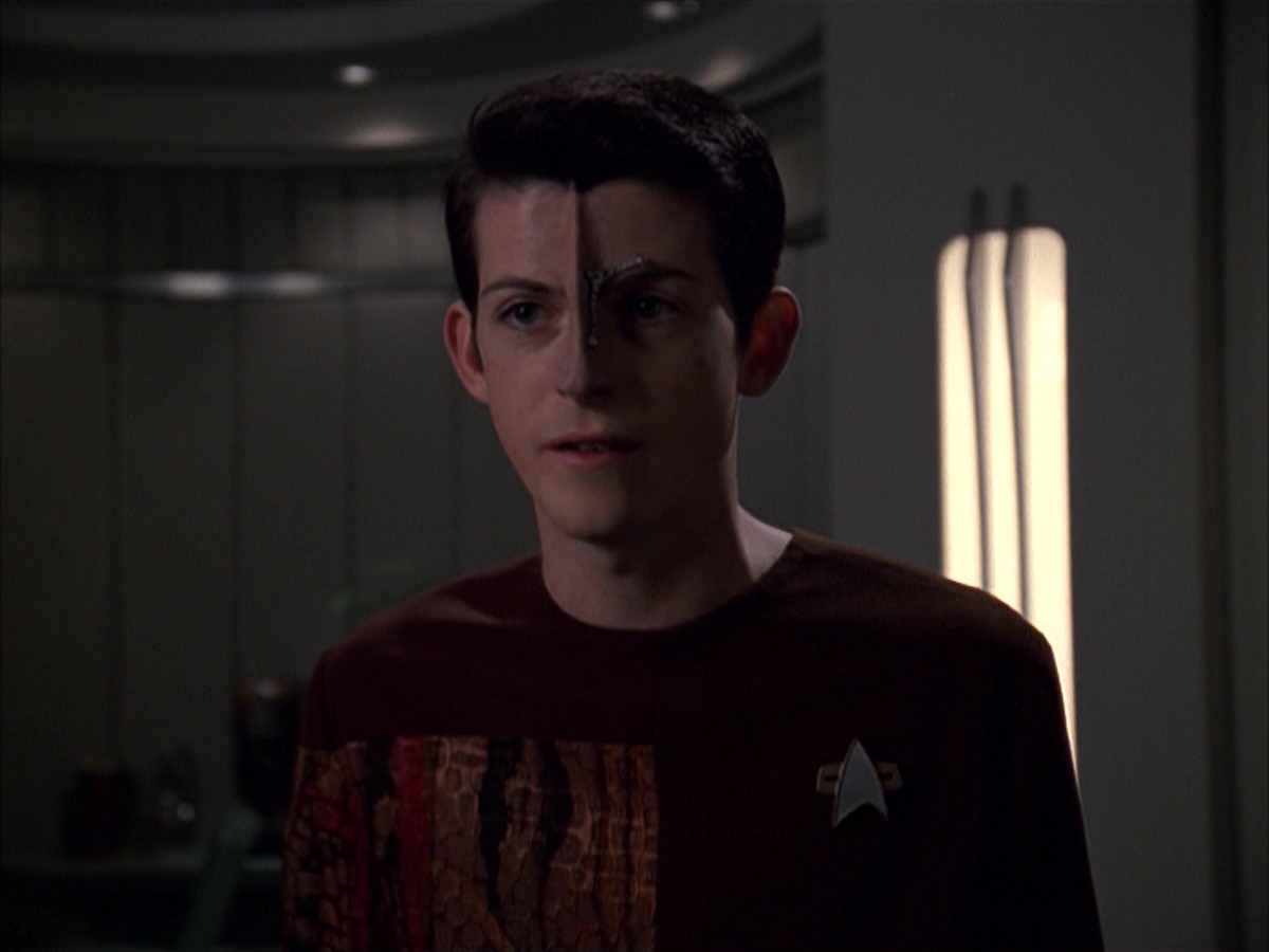 extant_StarTrek_VOY_7x19-Q2_0023.jpg