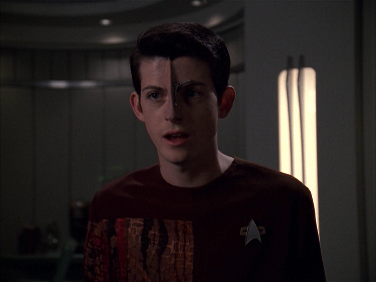 extant_StarTrek_VOY_7x19-Q2_0025.jpg
