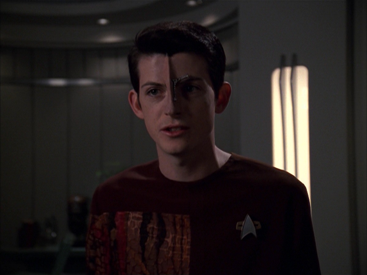 extant_StarTrek_VOY_7x19-Q2_0027.jpg