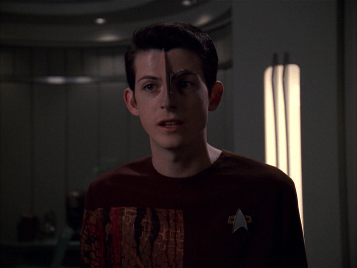 extant_StarTrek_VOY_7x19-Q2_0028.jpg