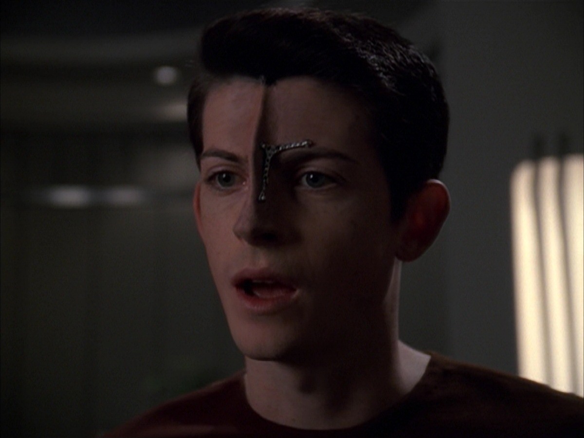 extant_StarTrek_VOY_7x19-Q2_0049.jpg