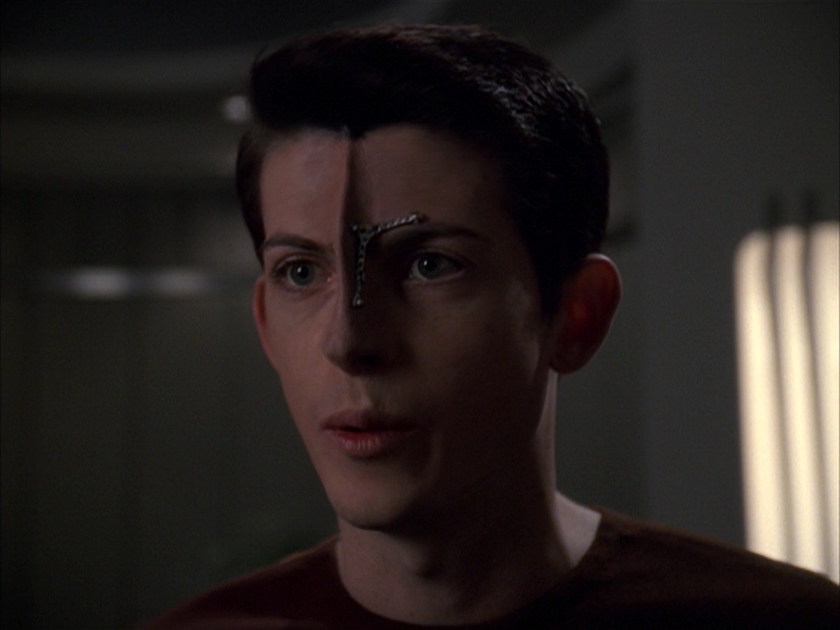 extant_StarTrek_VOY_7x19-Q2_0054.jpg