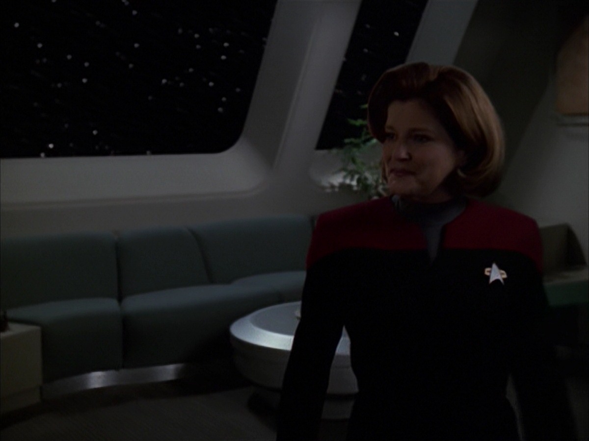 extant_StarTrek_VOY_7x19-Q2_0074.jpg