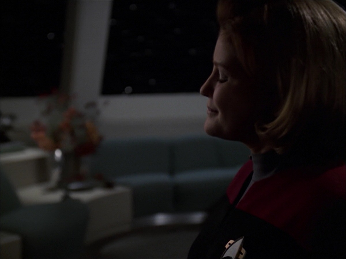 extant_StarTrek_VOY_7x19-Q2_0080.jpg