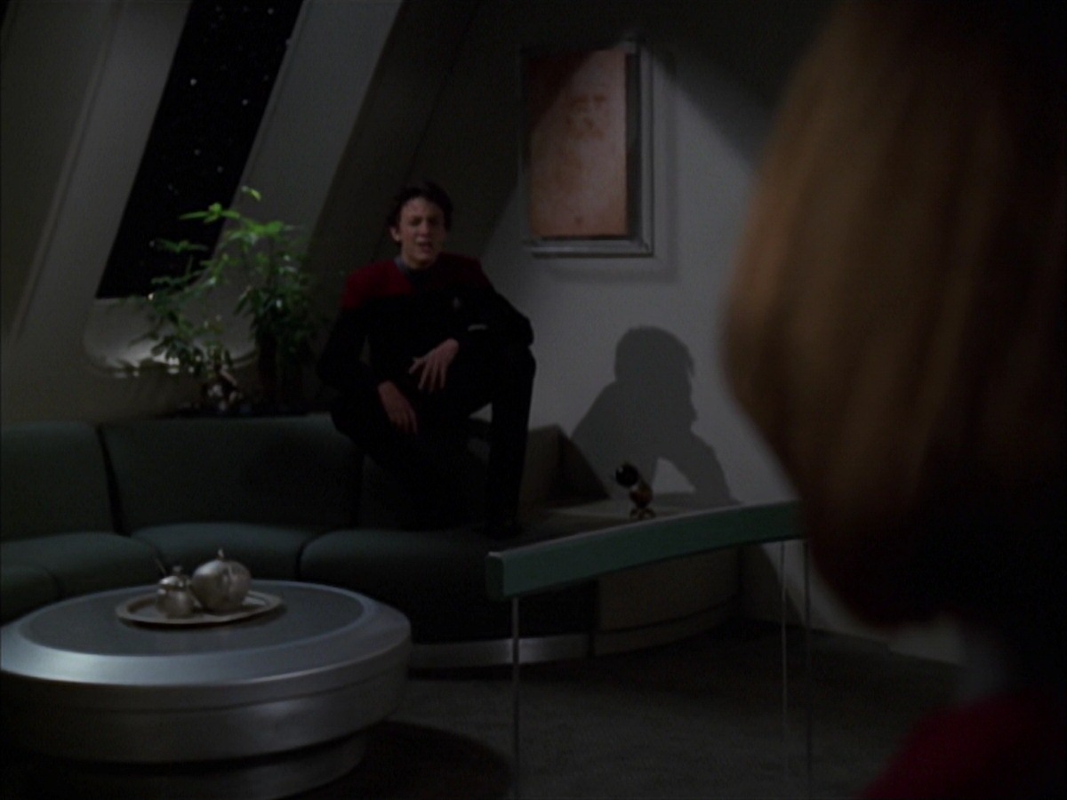 extant_StarTrek_VOY_7x19-Q2_0088.jpg
