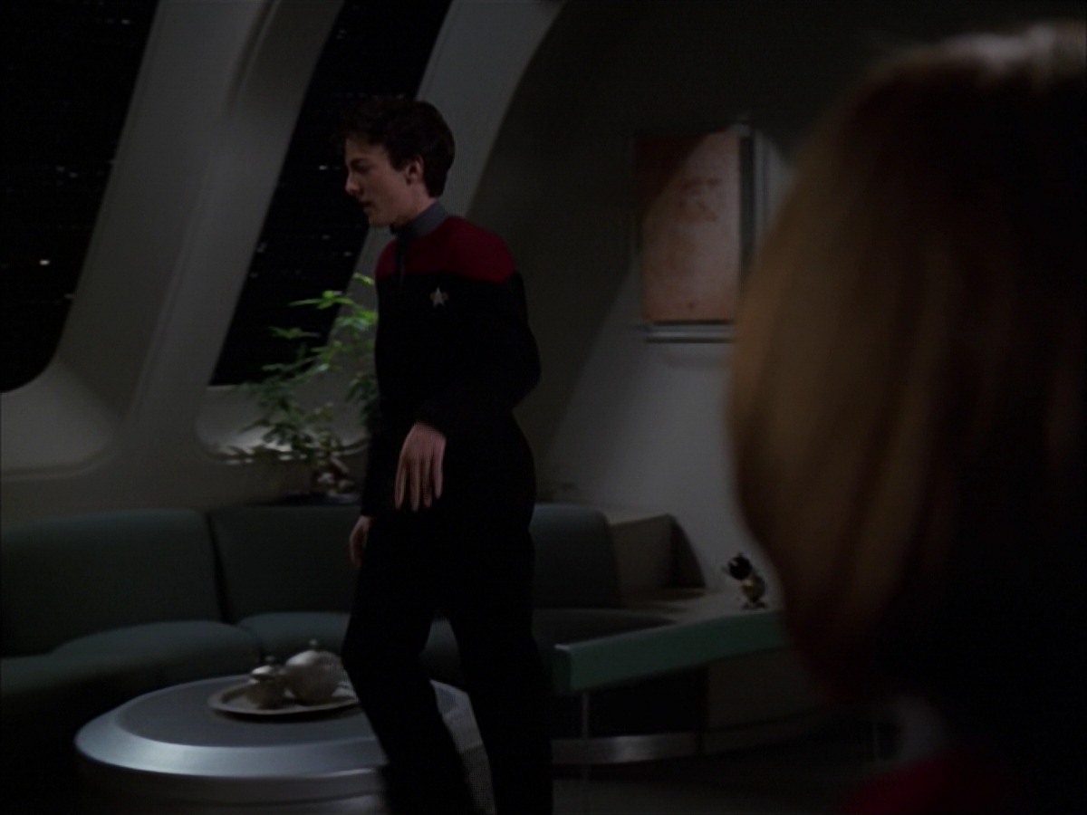 extant_StarTrek_VOY_7x19-Q2_0101.jpg
