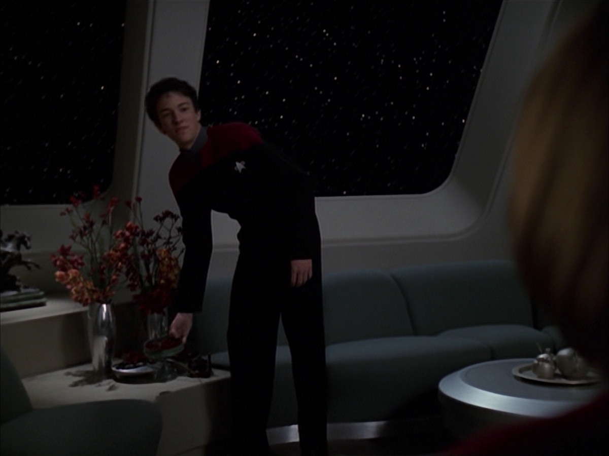 extant_StarTrek_VOY_7x19-Q2_0106.jpg