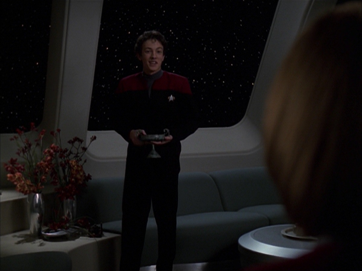 extant_StarTrek_VOY_7x19-Q2_0109.jpg