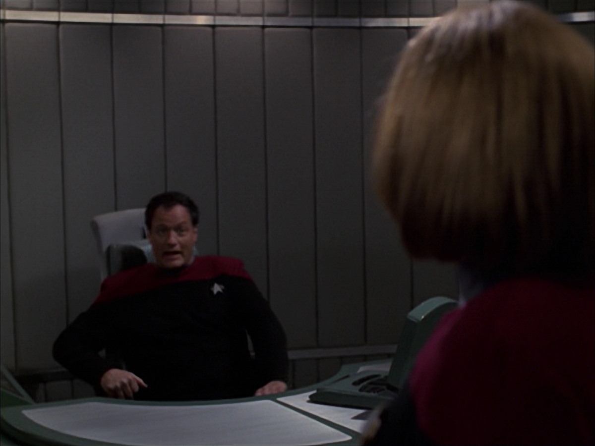 extant_StarTrek_VOY_7x19-Q2_0120.jpg