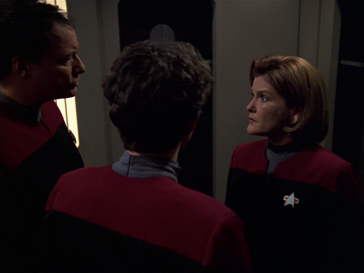 extant_StarTrek_VOY_7x19-Q2_0290.jpg