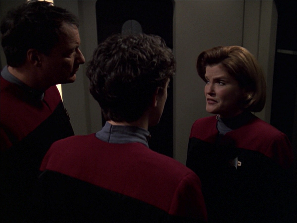 extant_StarTrek_VOY_7x19-Q2_0295.jpg