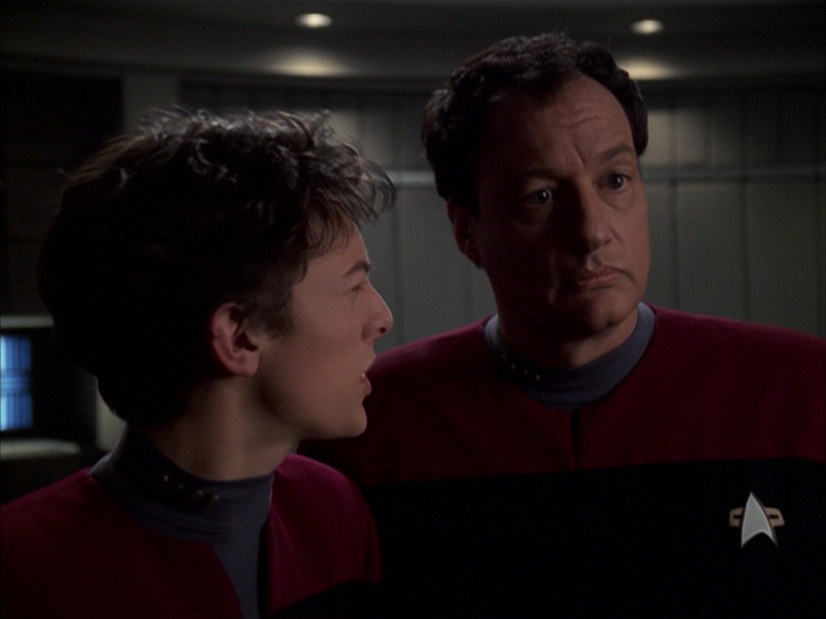 extant_StarTrek_VOY_7x19-Q2_0307.jpg