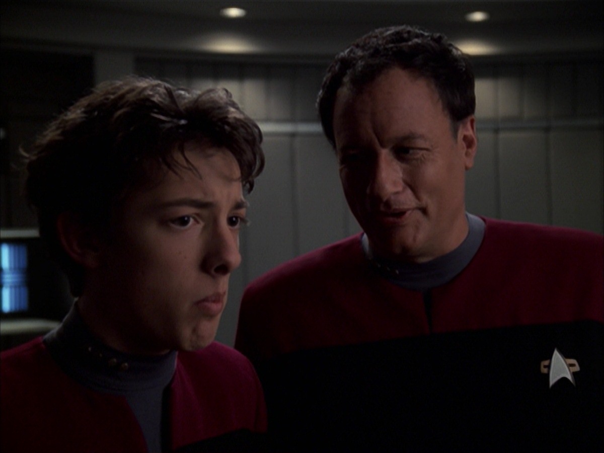extant_StarTrek_VOY_7x19-Q2_0323.jpg
