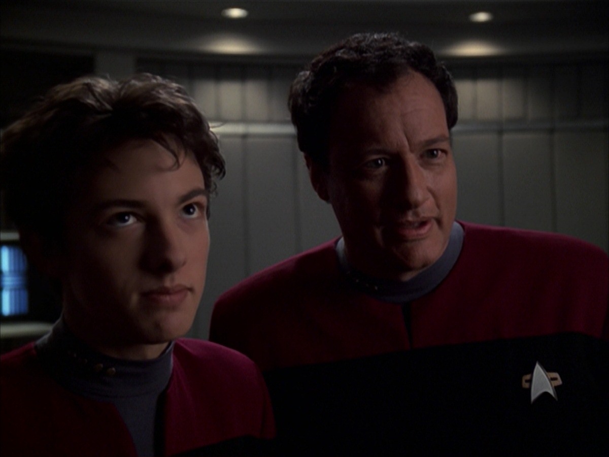 extant_StarTrek_VOY_7x19-Q2_0327.jpg