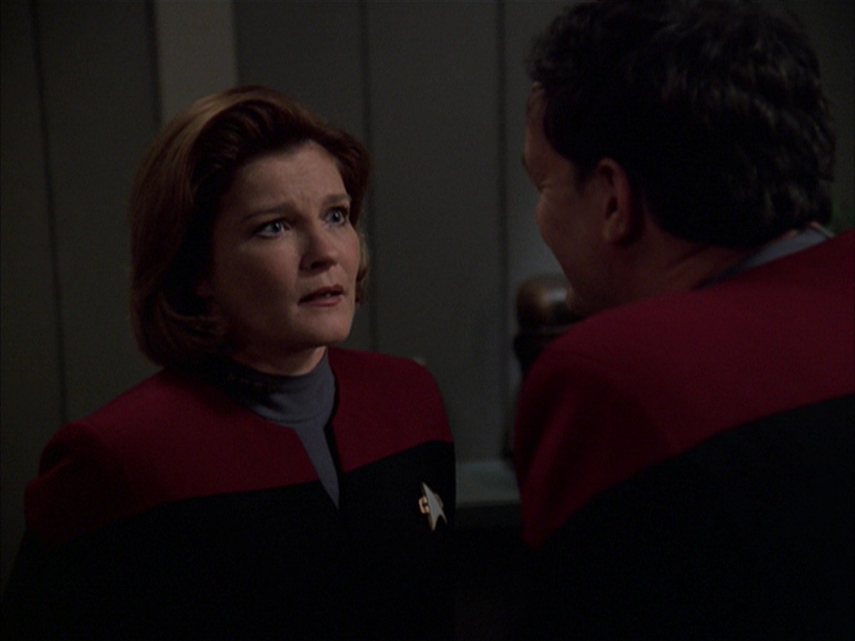 extant_StarTrek_VOY_7x19-Q2_0341.jpg