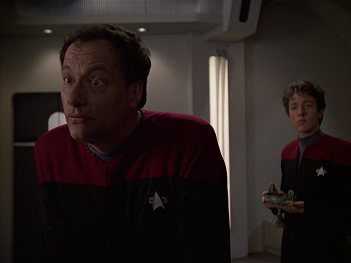 extant_StarTrek_VOY_7x19-Q2_0343.jpg