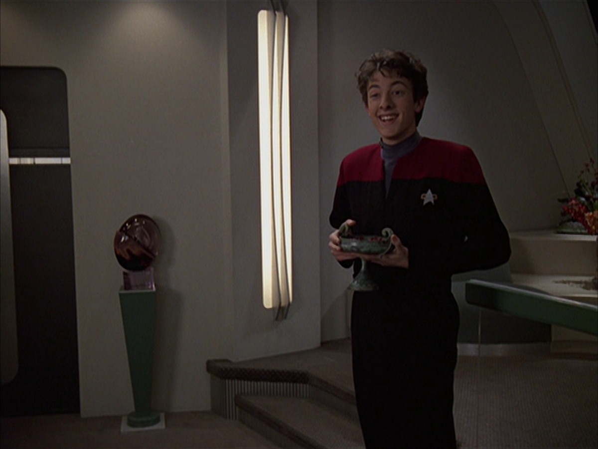 extant_StarTrek_VOY_7x19-Q2_0358.jpg