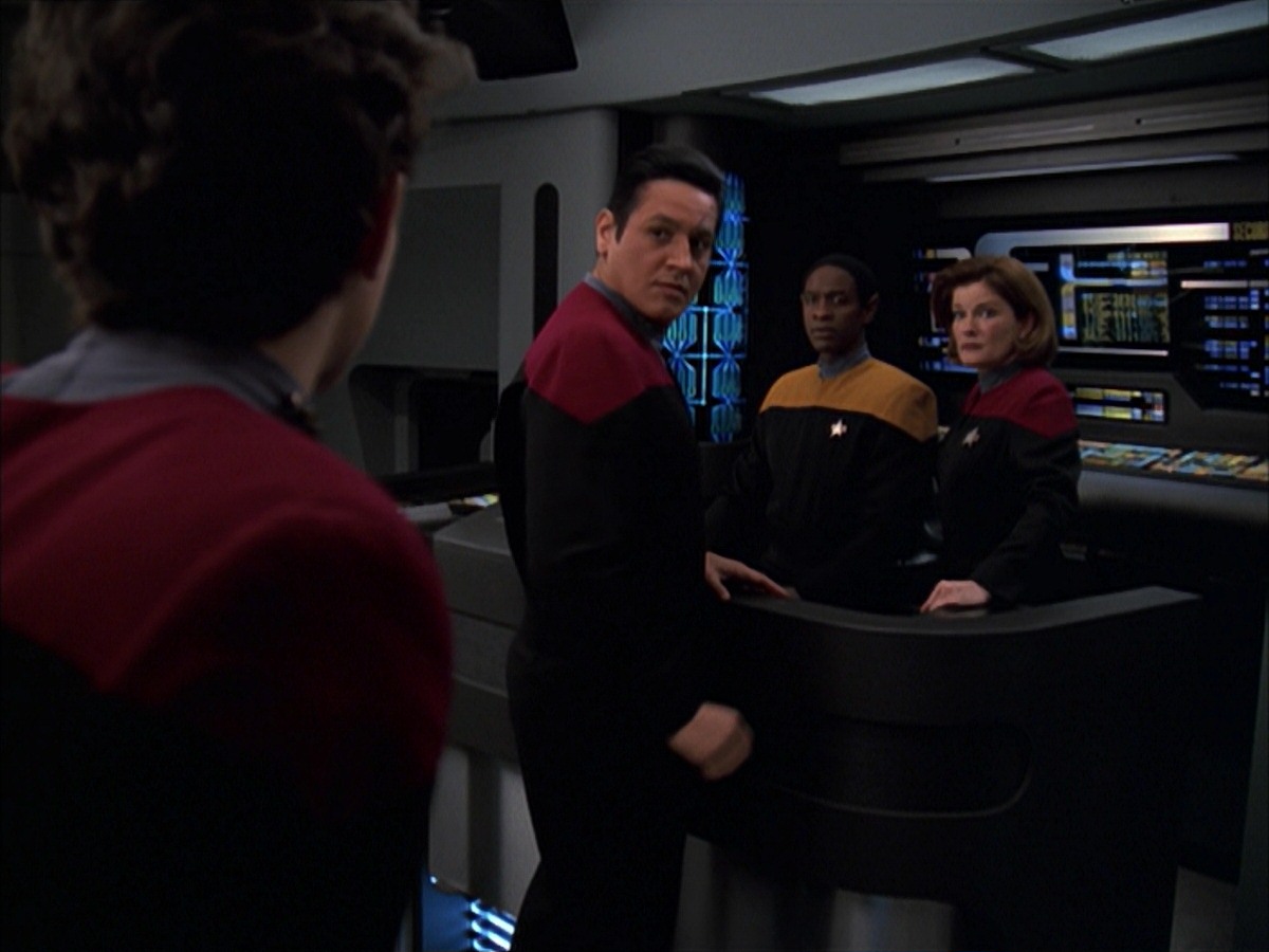 extant_StarTrek_VOY_7x19-Q2_0380.jpg