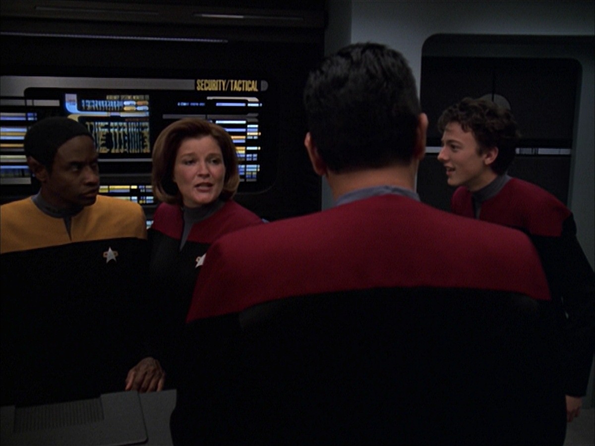 extant_StarTrek_VOY_7x19-Q2_0403.jpg