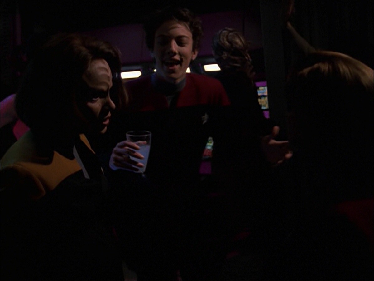 extant_StarTrek_VOY_7x19-Q2_0489.jpg