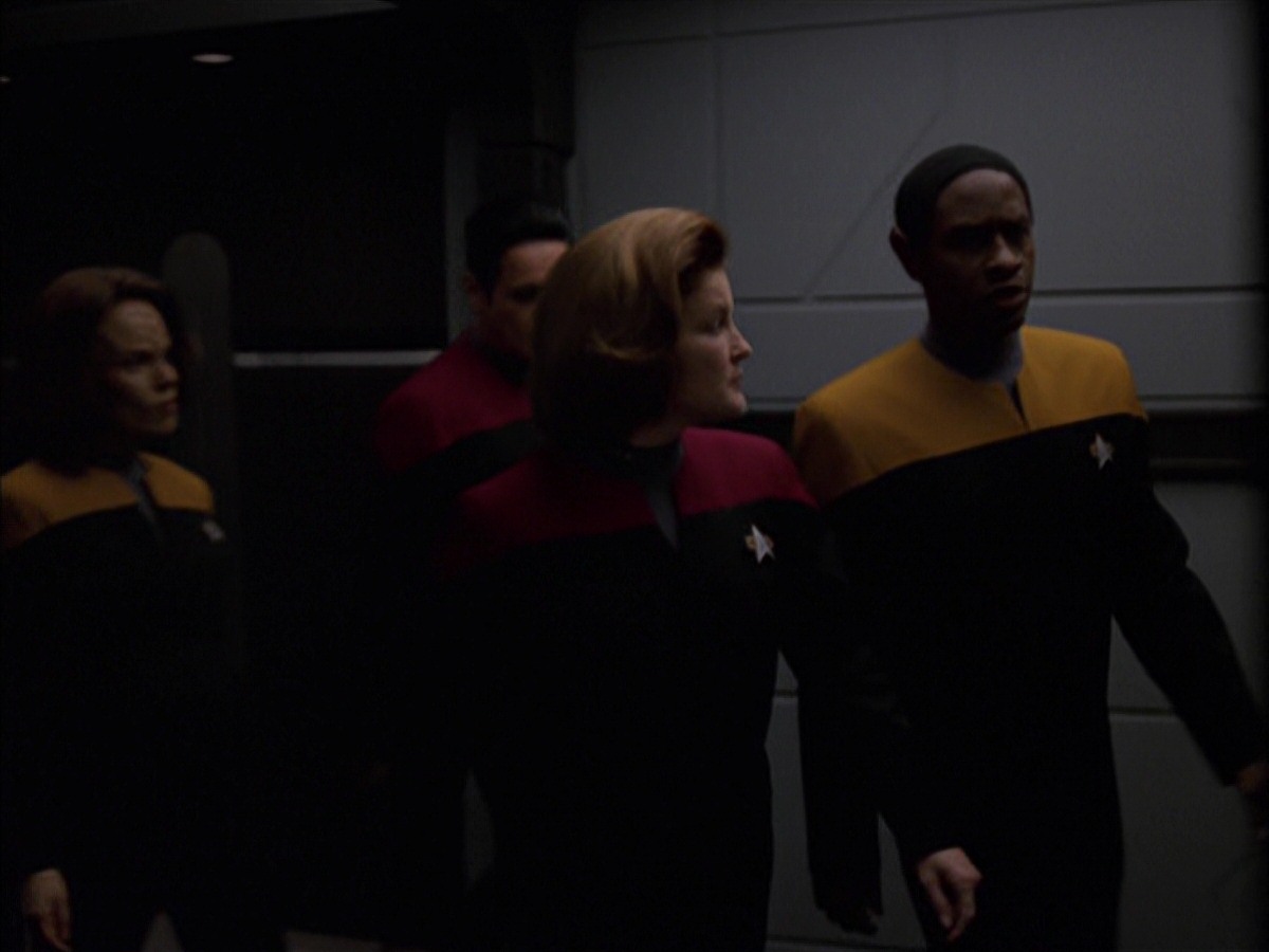 extant_StarTrek_VOY_7x19-Q2_0537.jpg