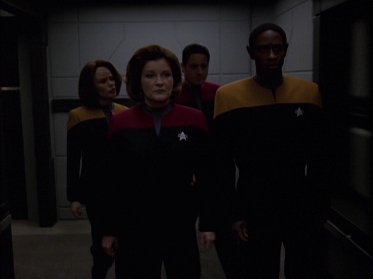 extant_StarTrek_VOY_7x19-Q2_0539.jpg