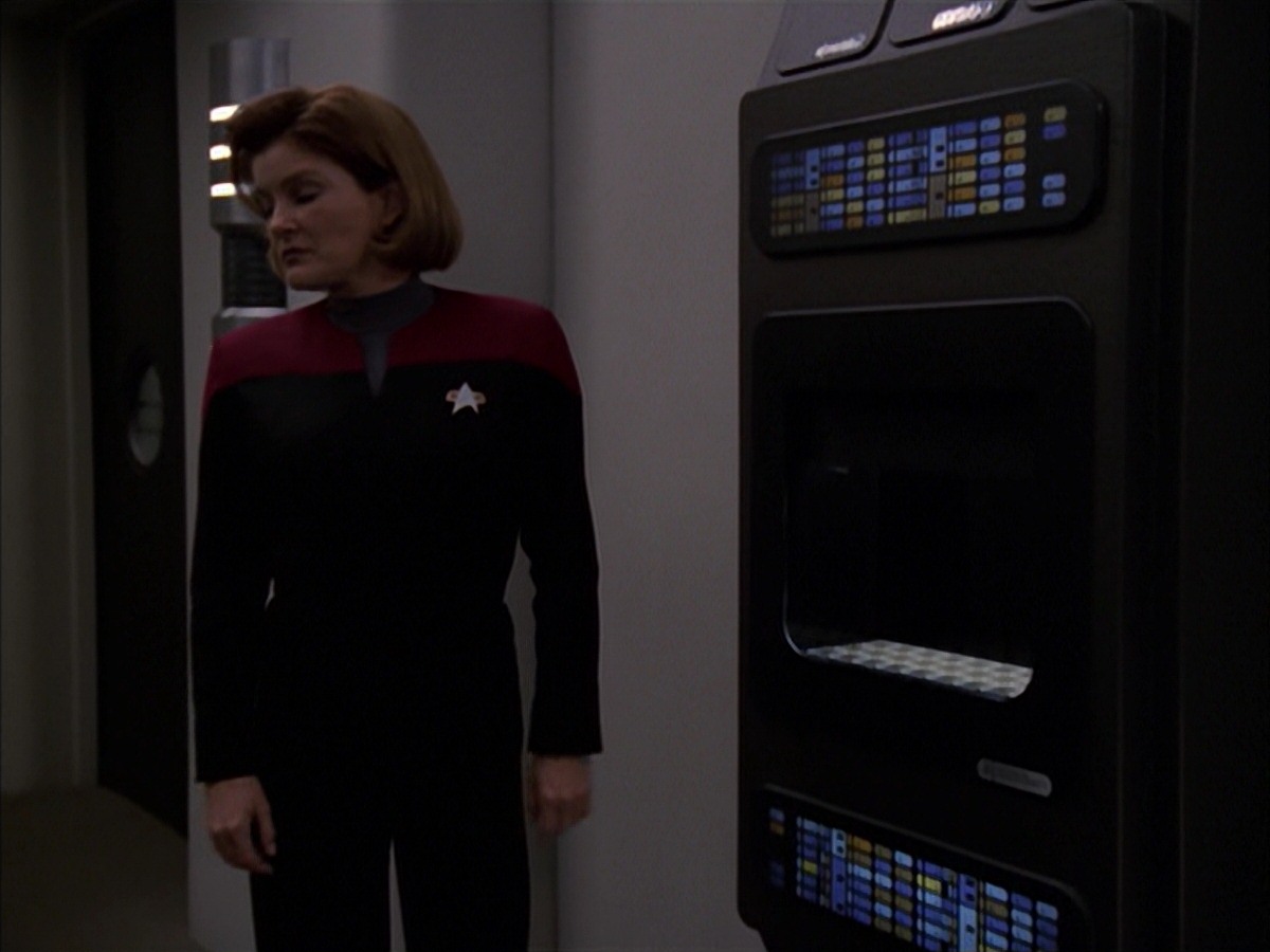 extant_StarTrek_VOY_7x19-Q2_0601.jpg