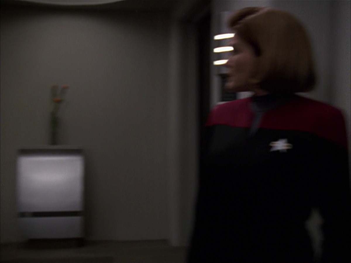 extant_StarTrek_VOY_7x19-Q2_0605.jpg