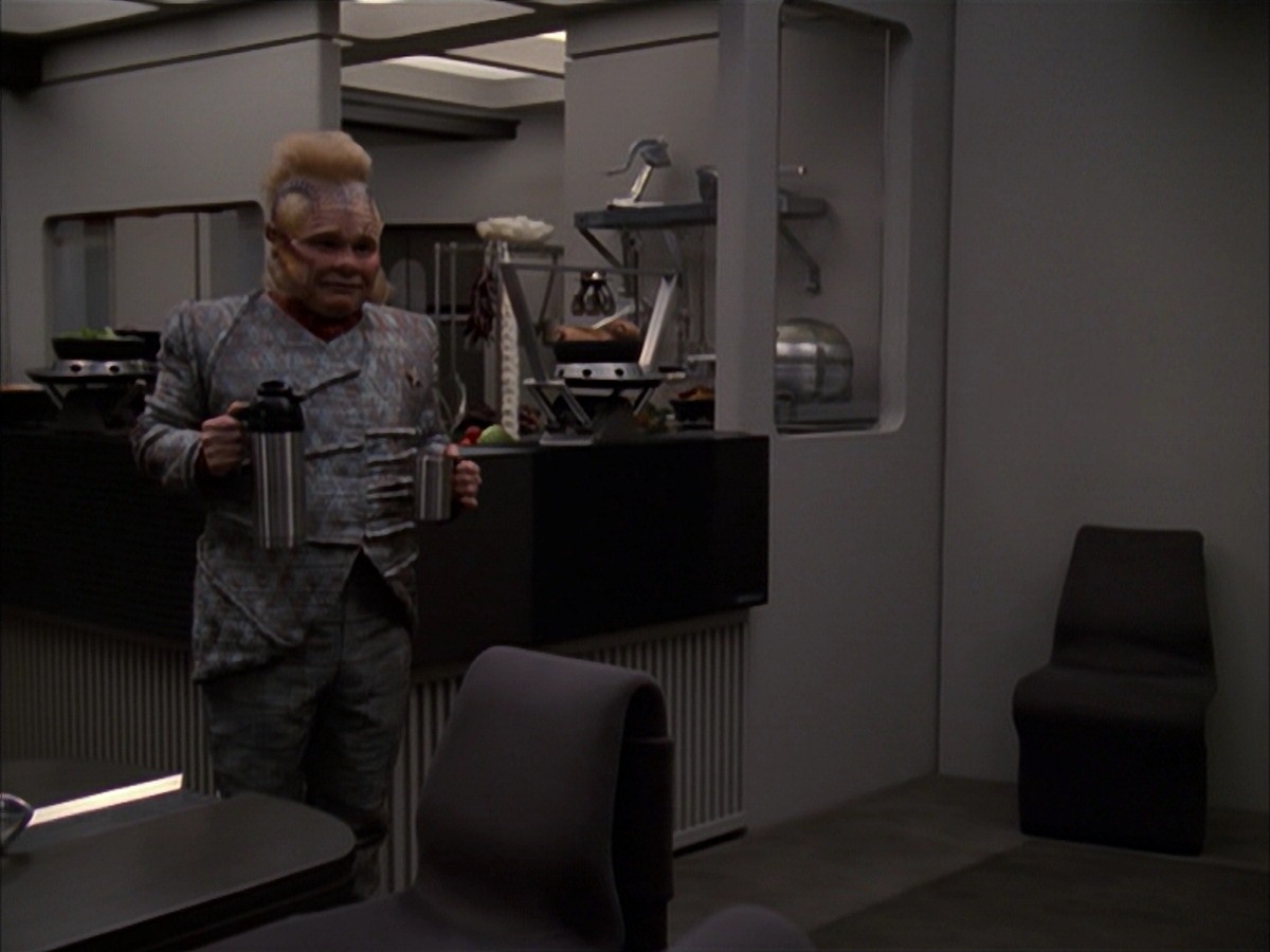 extant_StarTrek_VOY_7x19-Q2_0608.jpg