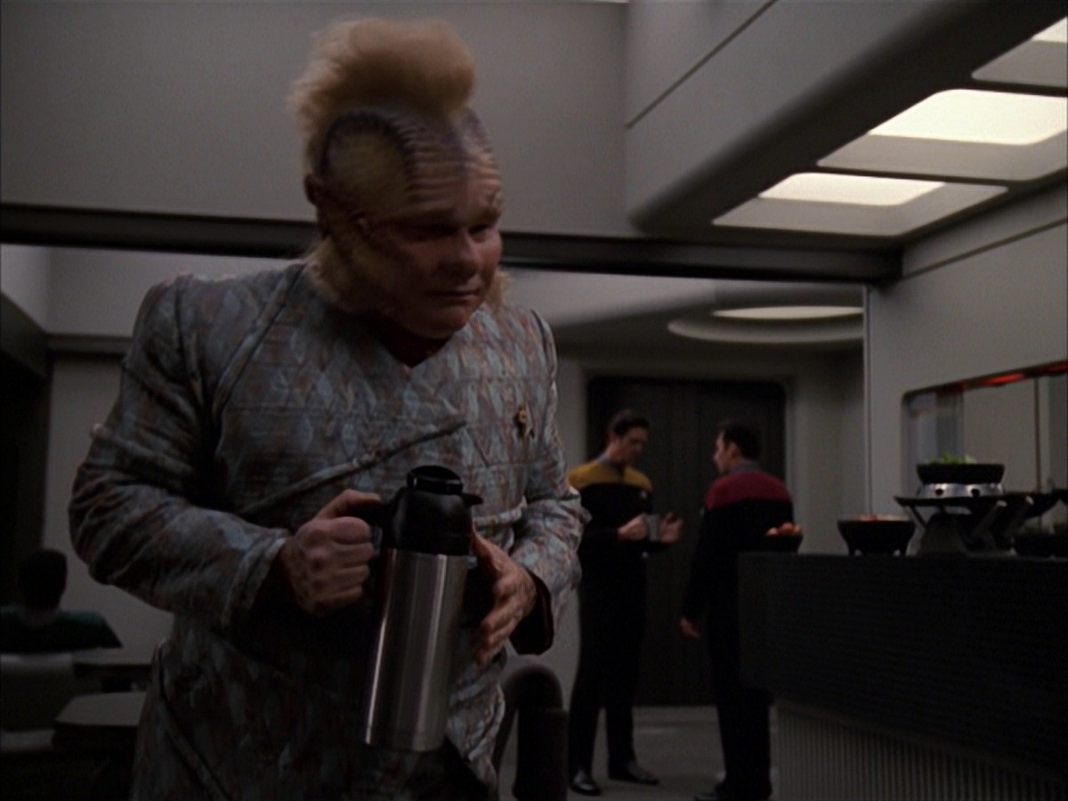 extant_StarTrek_VOY_7x19-Q2_0624.jpg