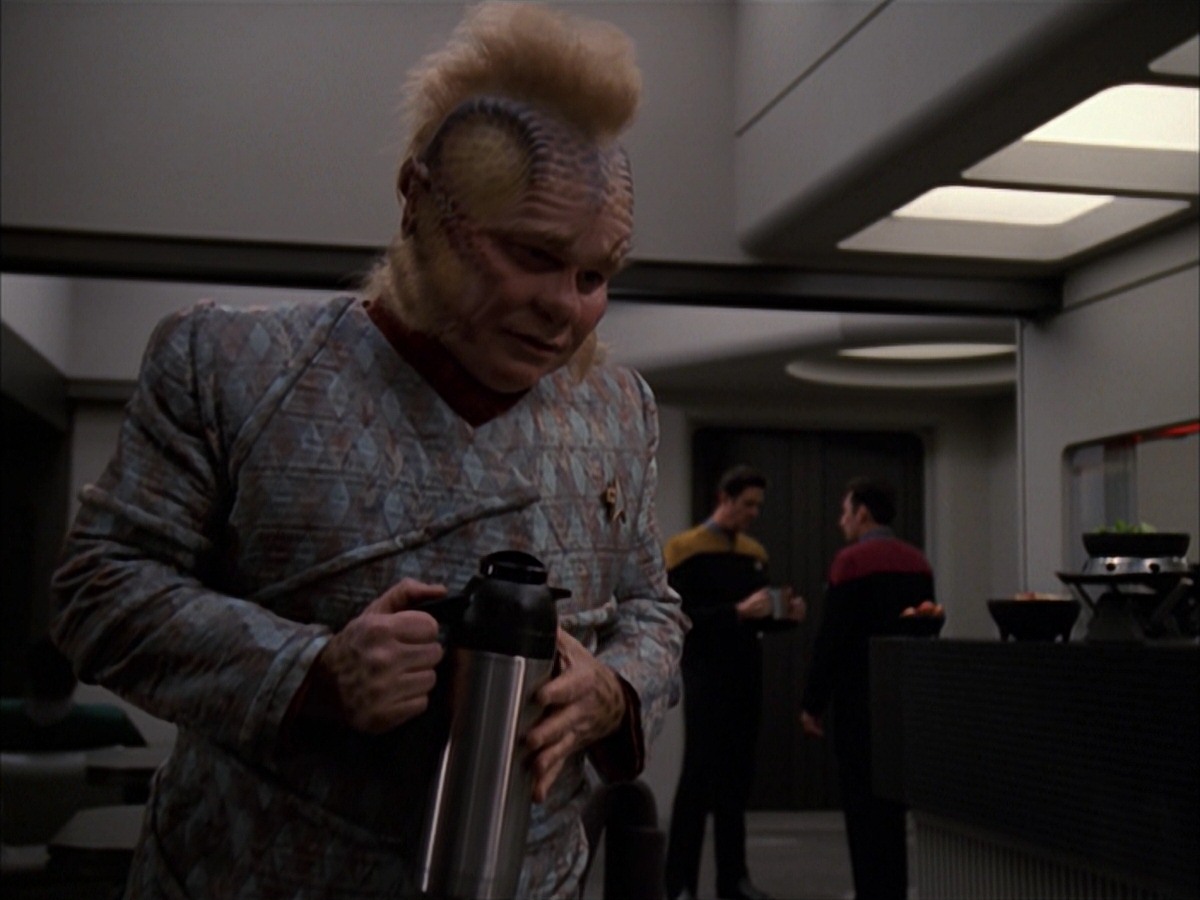 extant_StarTrek_VOY_7x19-Q2_0627.jpg